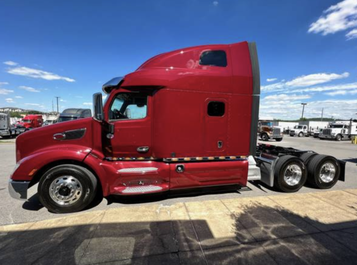 this image shows mobile truck repair in Seminole, FL